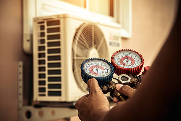 Professional Hvac Installation technician working in Manchester, WA